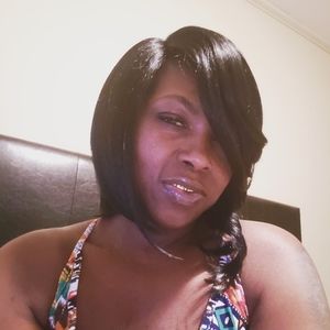 Meet your Posher, Dee